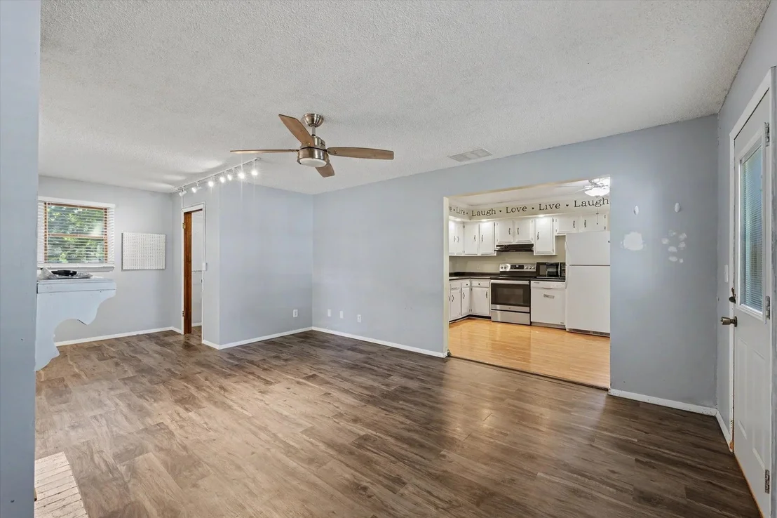 Photo of 406 NORTHGATE Drive