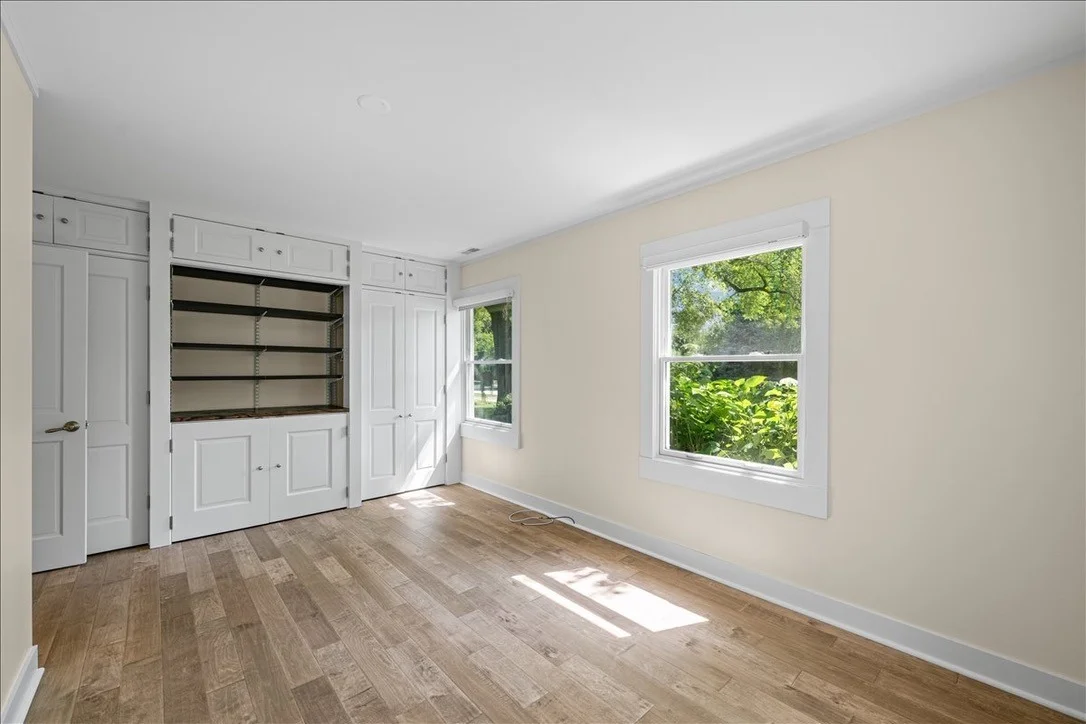 Photo of 320 Thackeray Lane