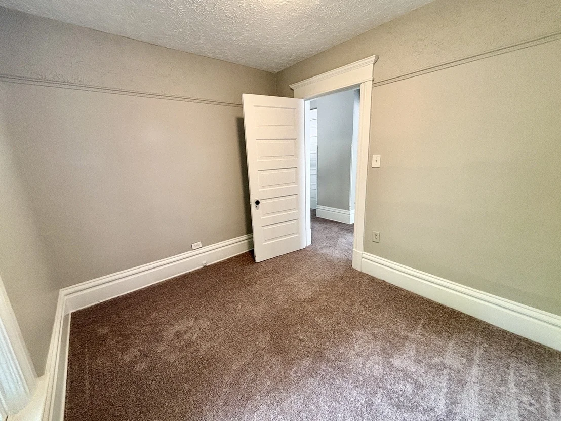Photo of 910 N State Street