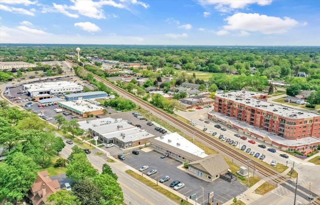 Photo of 24 W Devon Avenue