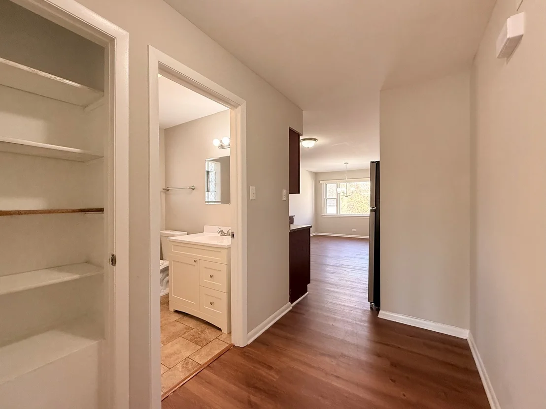 Photo of 15565 Madison Avenue