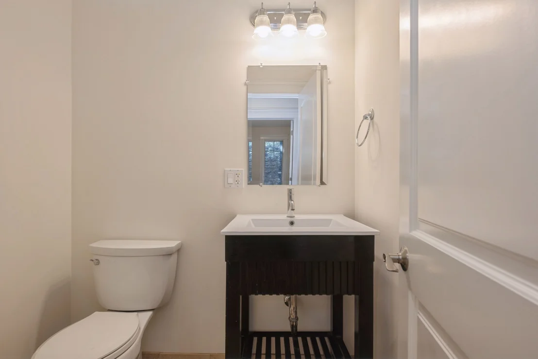 Photo of 423 Locust Place