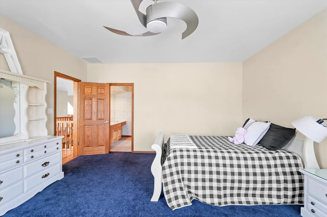 Photo of 2204 Edgewater Place