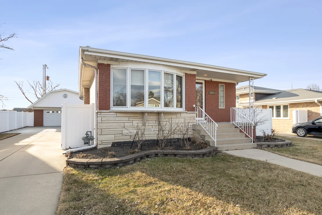 Photo of 10124 Maple Avenue