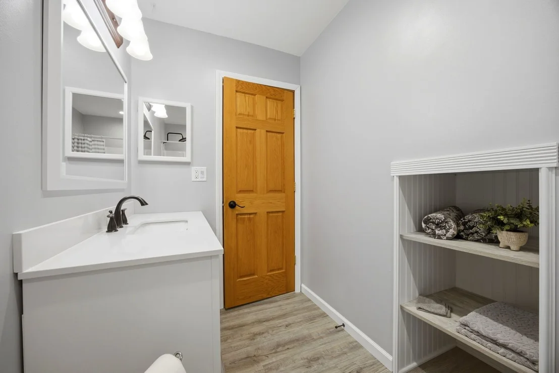 Photo of 702 Hickory Lane