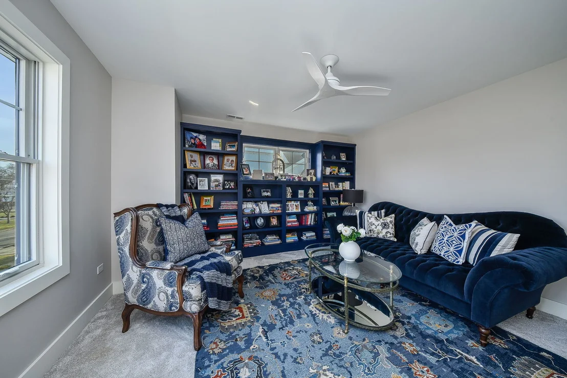 Photo of 618 N Wheaton Avenue
