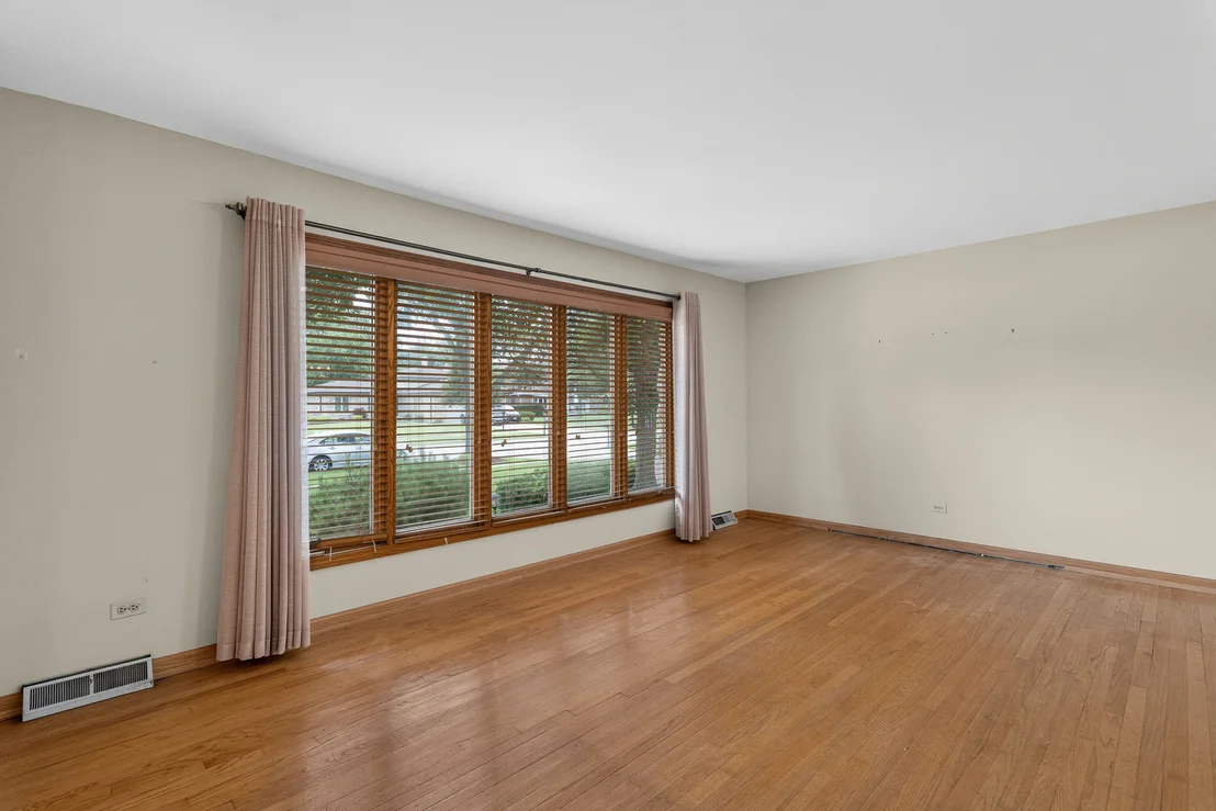 Photo of 7305 Summit Road