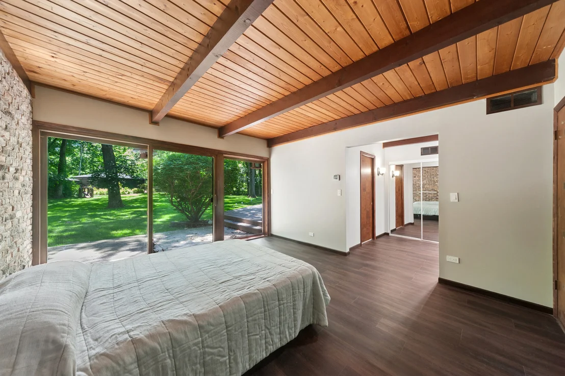 Photo of 3033 Blackthorn Road