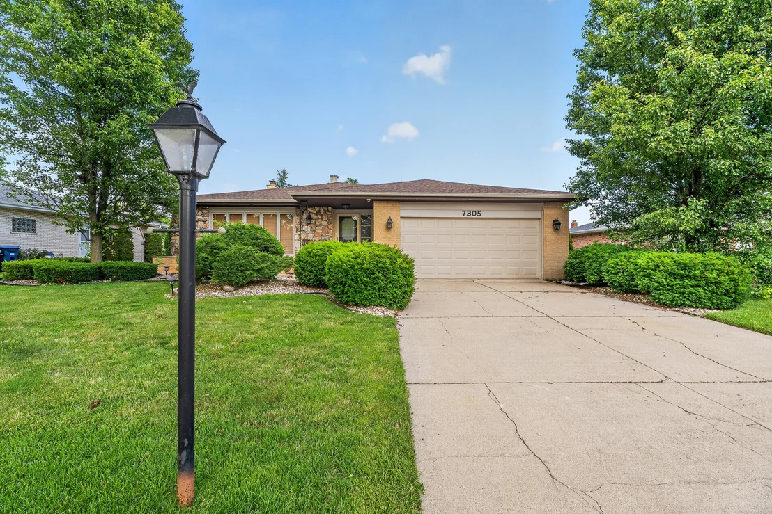 Photo of 7305 Summit Road
