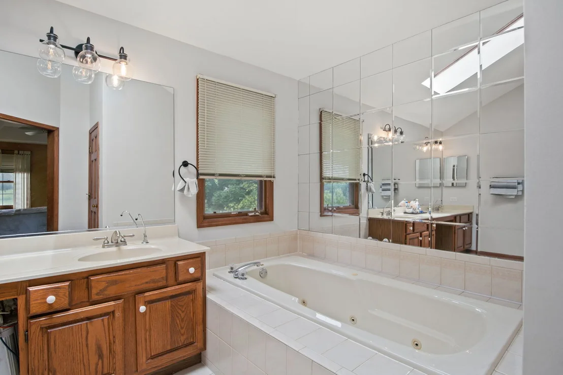 Photo of 39W118 Baert Lane