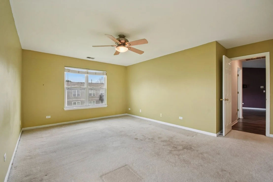 Photo of Unit D at 402 Woodview Circle
