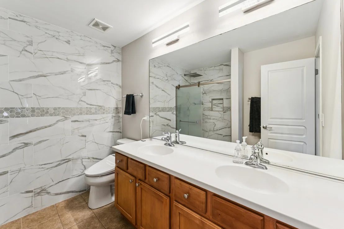 Photo of 464 Valentine Way
