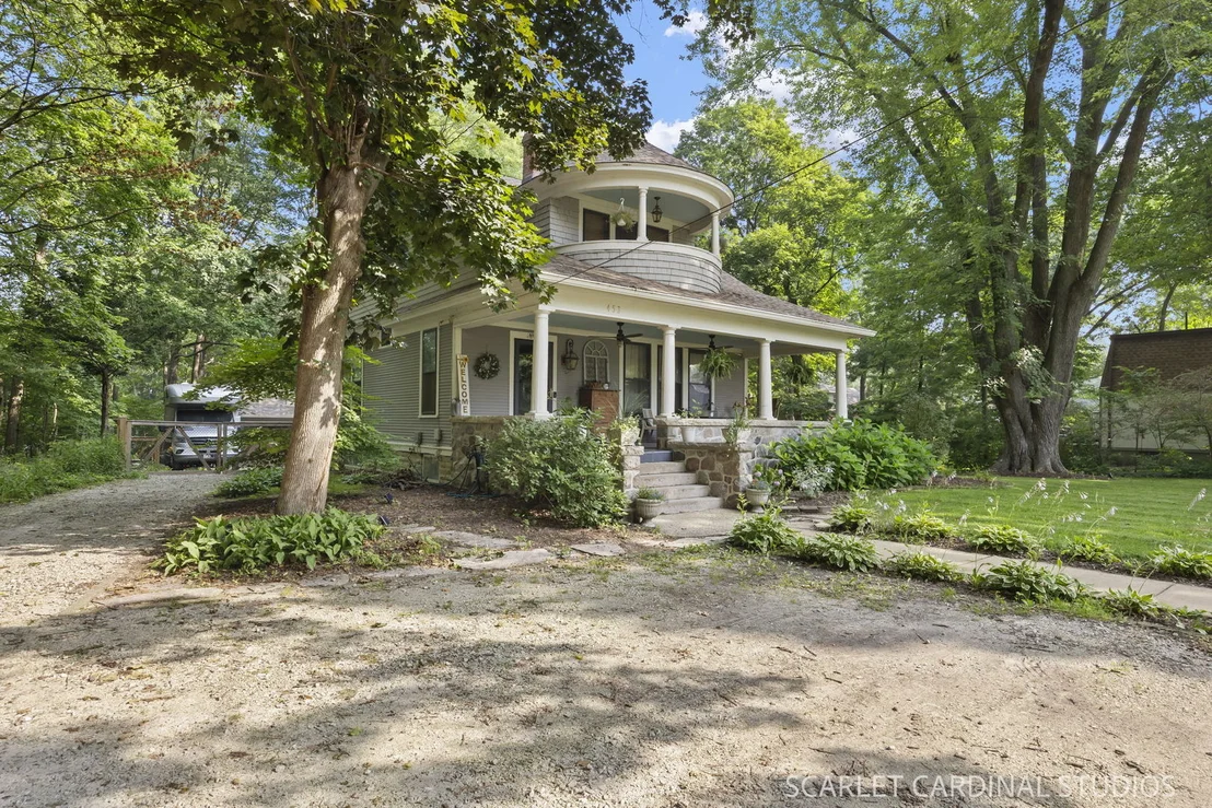 Photo of 453 Main Street