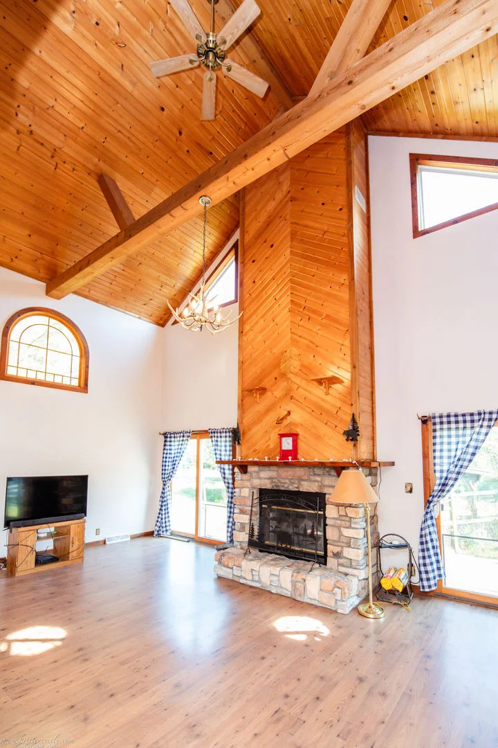 Photo of 804 N 2199TH Road