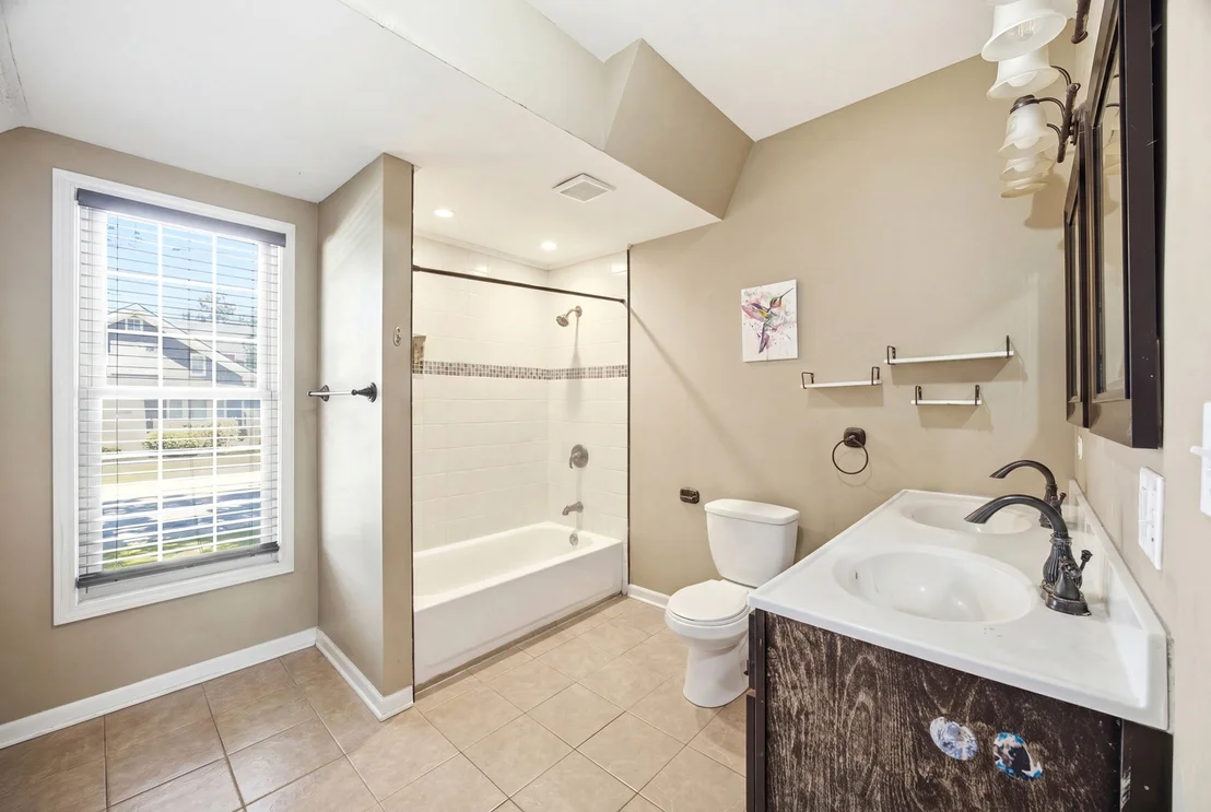 Photo of 344 N Worth Avenue