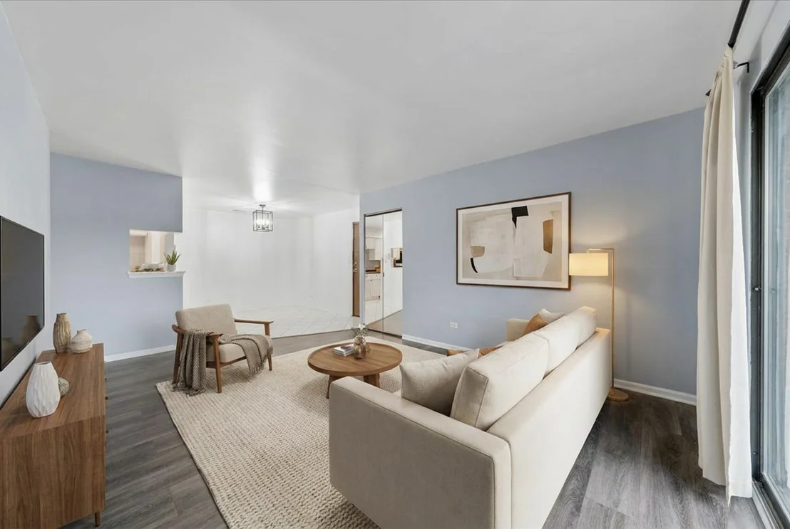 Photo of Unit L9 at 1424 Stonebridge Circle