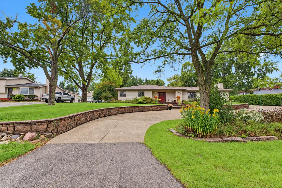 Photo of 19W076 18th Place