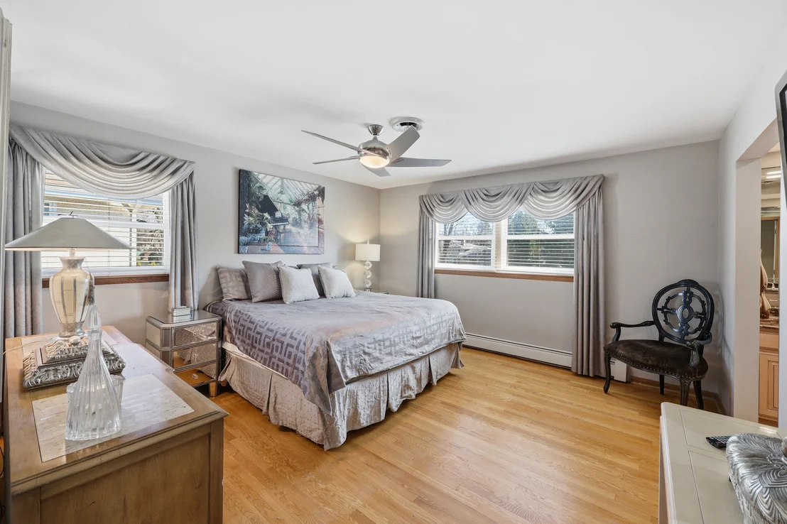 Photo of 715 Pinecroft Drive
