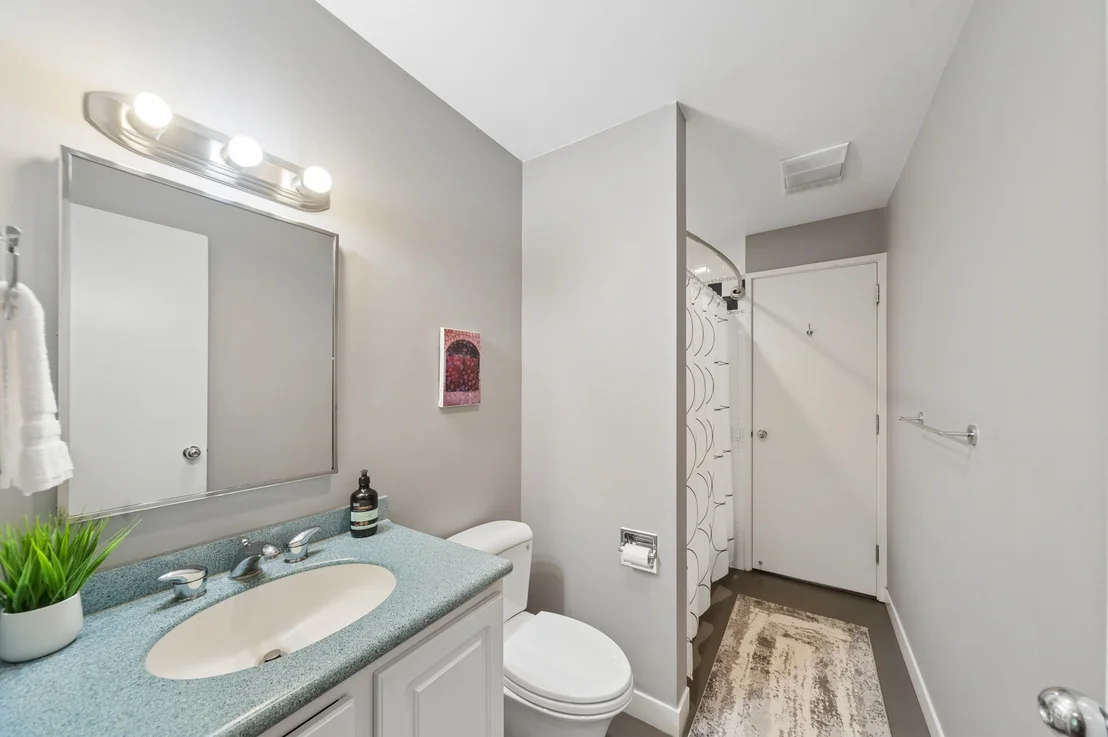 Photo of 3035 Blackthorn Road