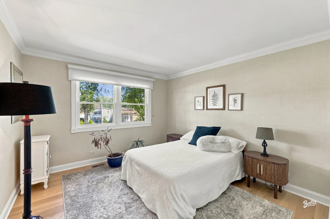Photo of 4 W Suffield Drive