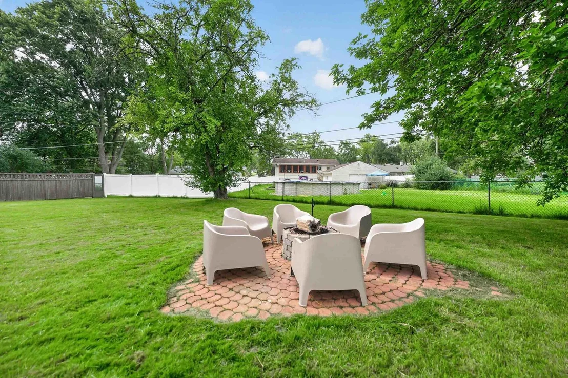 Photo of 535 Edgemont Lane