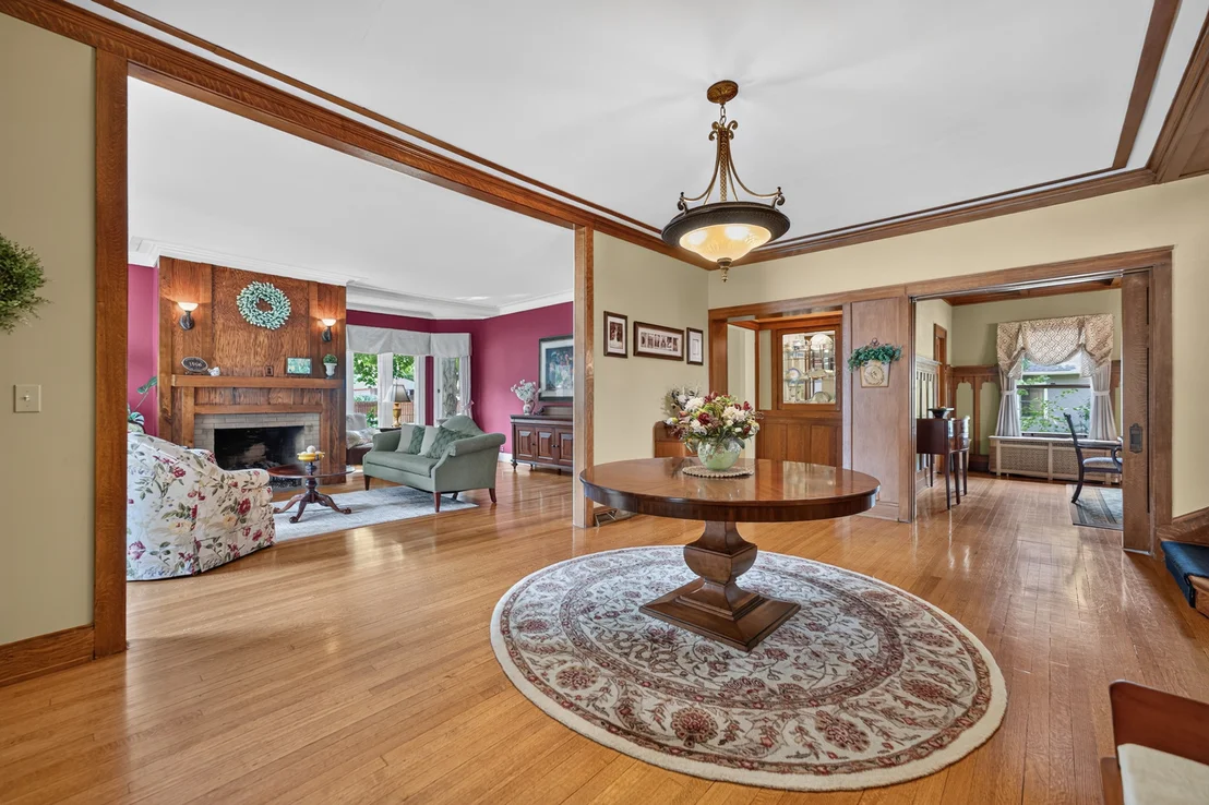 Photo of 729 W Downer Place