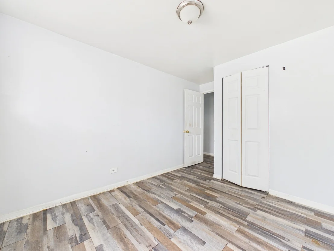 Photo of 945 W 115th Place