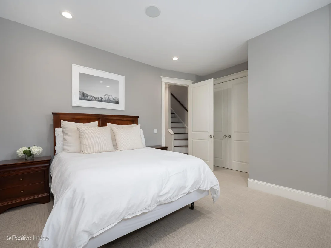 Photo of 1532 W Wolfram Street