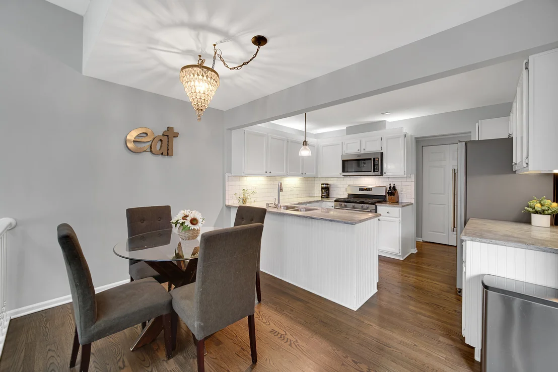 Photo of 9054 Forestview Road