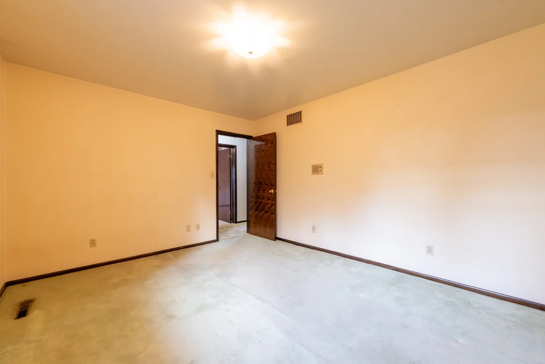 Photo of 801 Oakcrest Drive