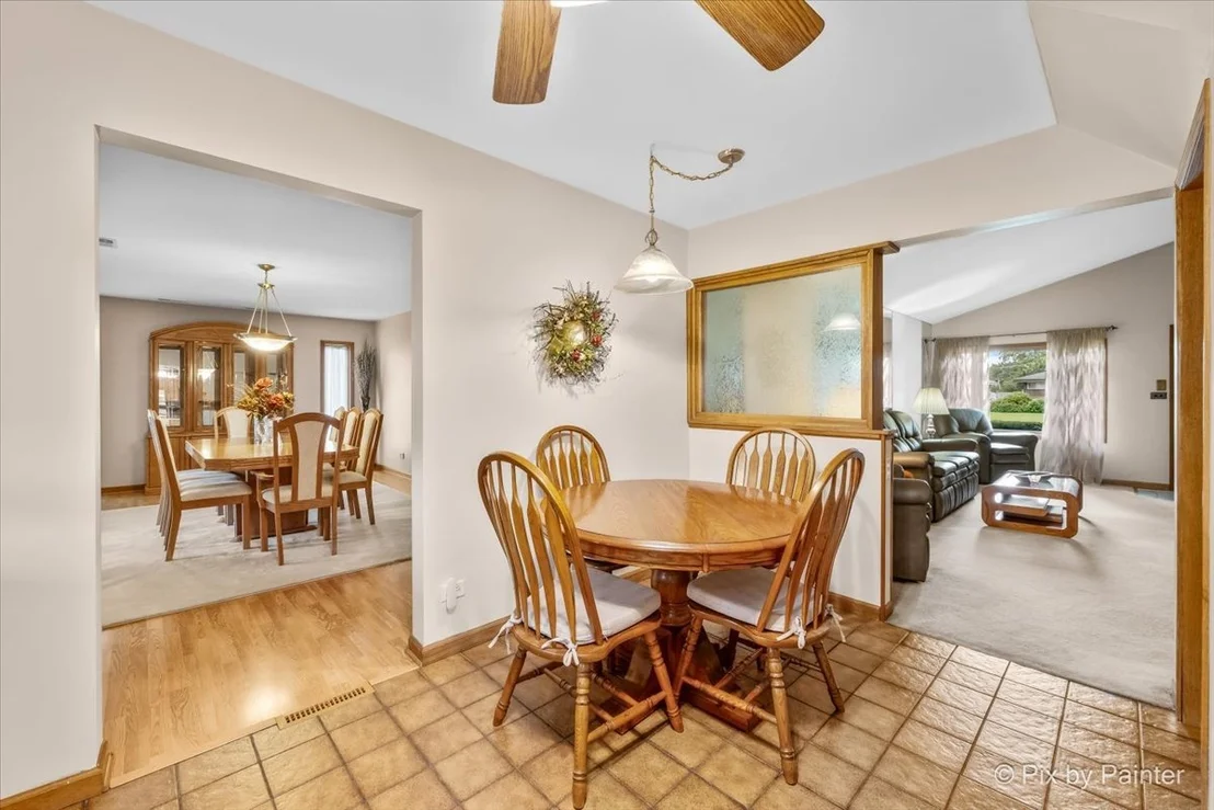 Photo of 24 W Devon Avenue