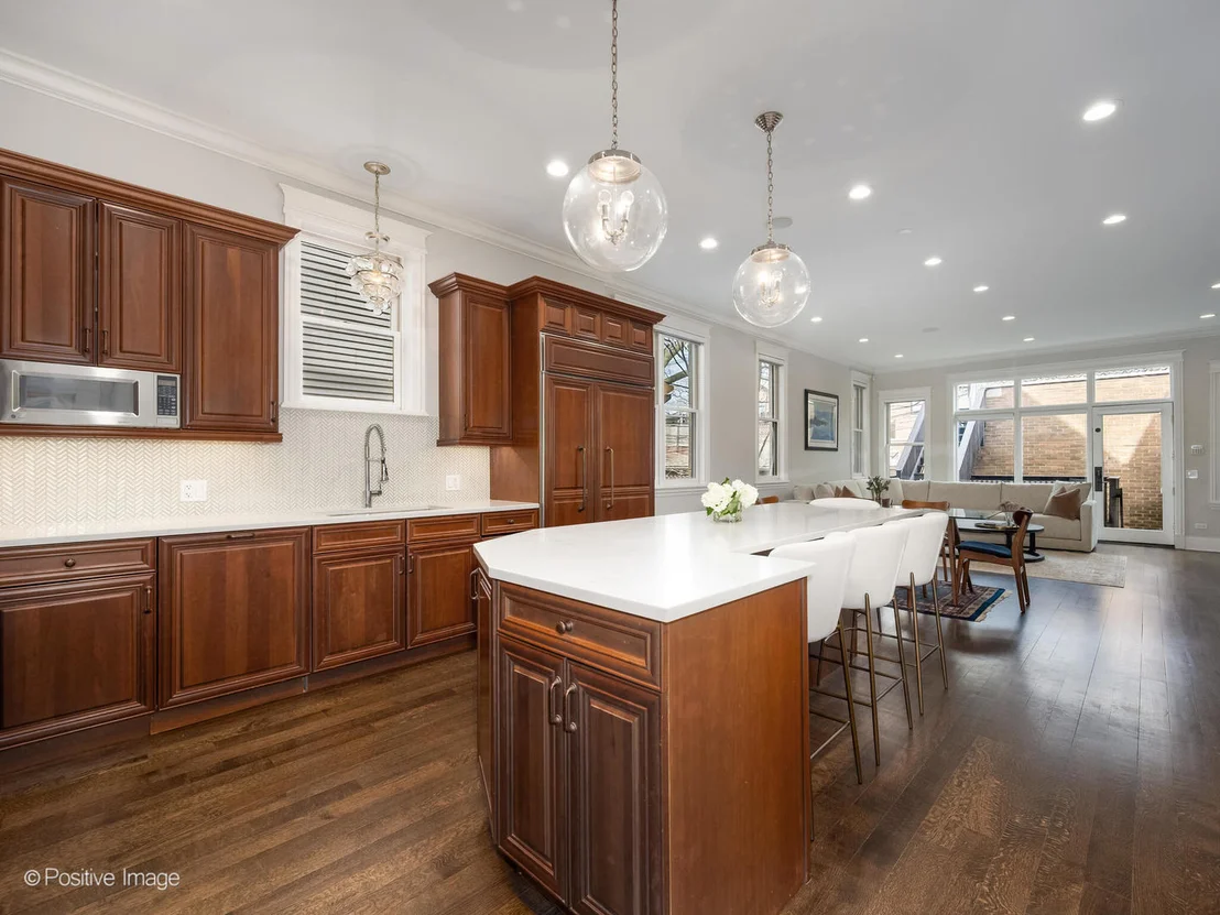 Photo of 1532 W Wolfram Street