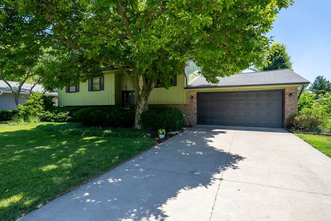 Photo of 218 Cambridge Drive