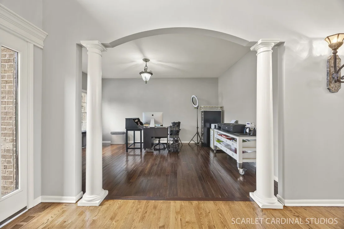 Photo of 208 Amherst Court