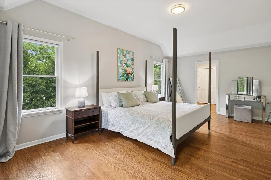 Photo of 818 Valley Road