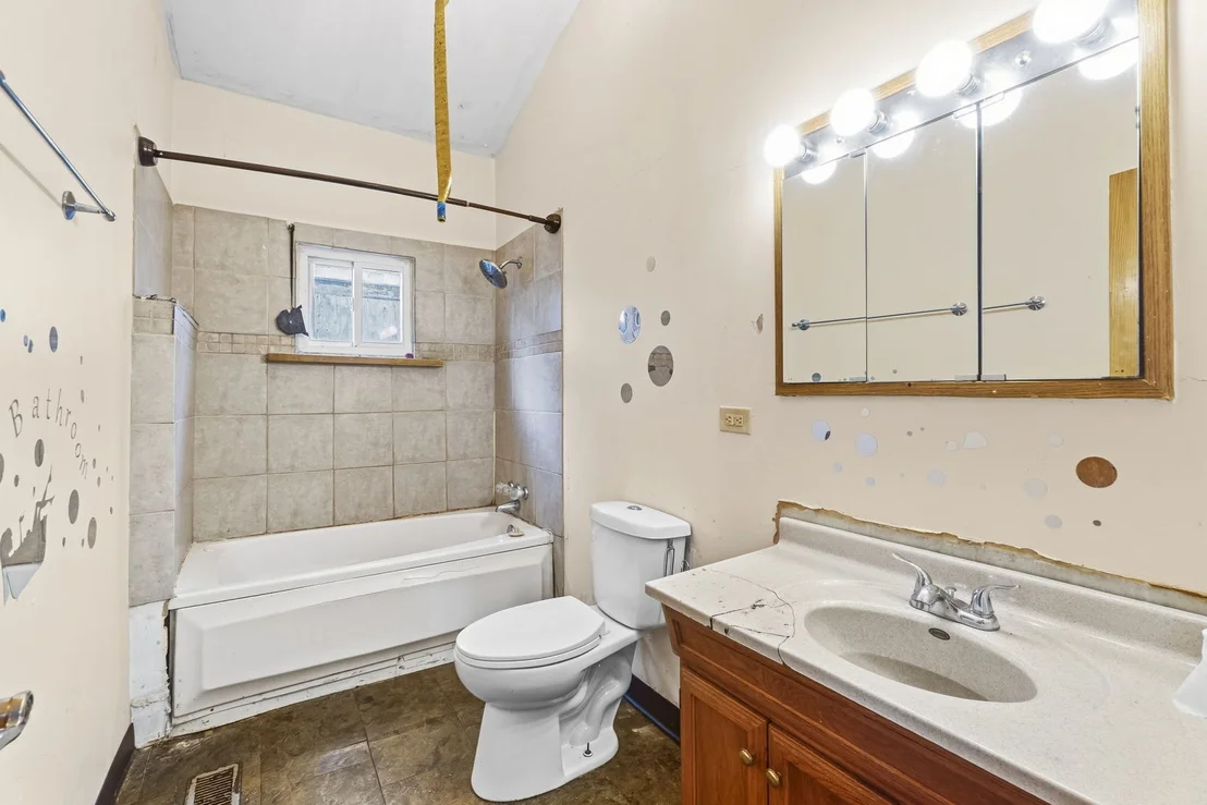 Photo of 1008 W 115th Street