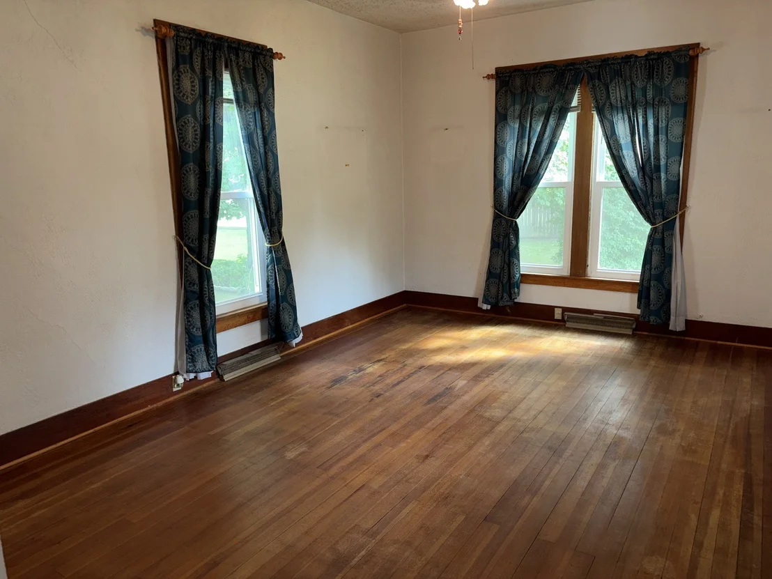 Photo of 211 N Seminary Street