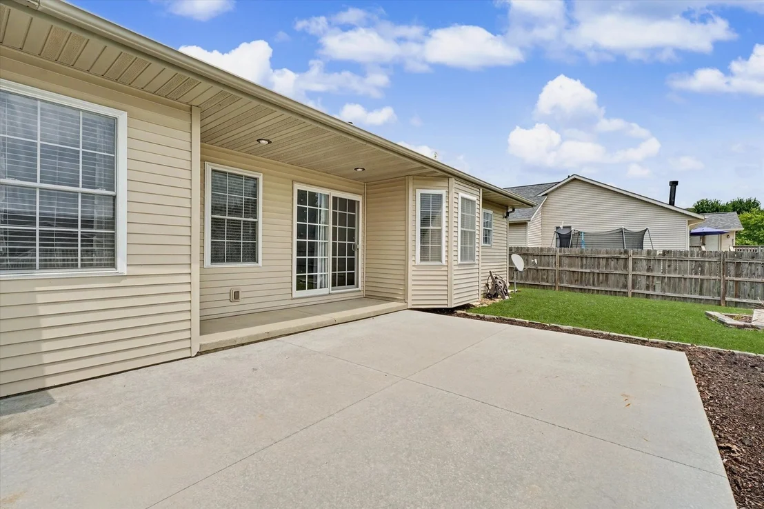 Photo of 1203 EDGEVIEW Drive