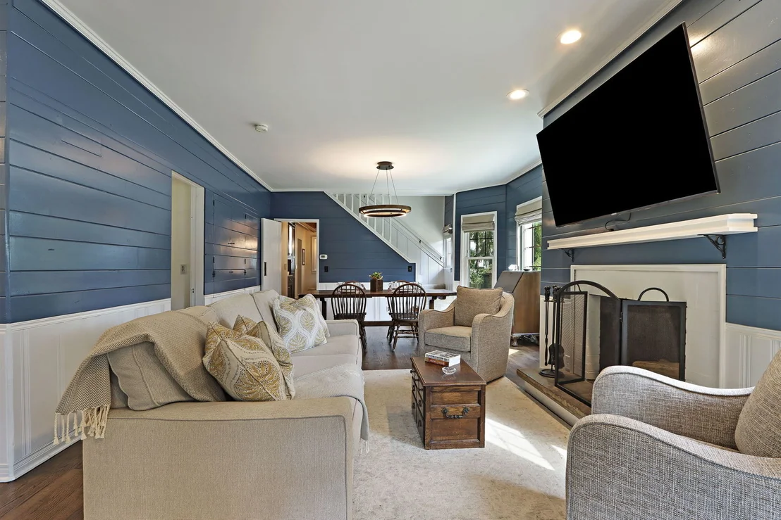 Photo of 943 Forest Avenue