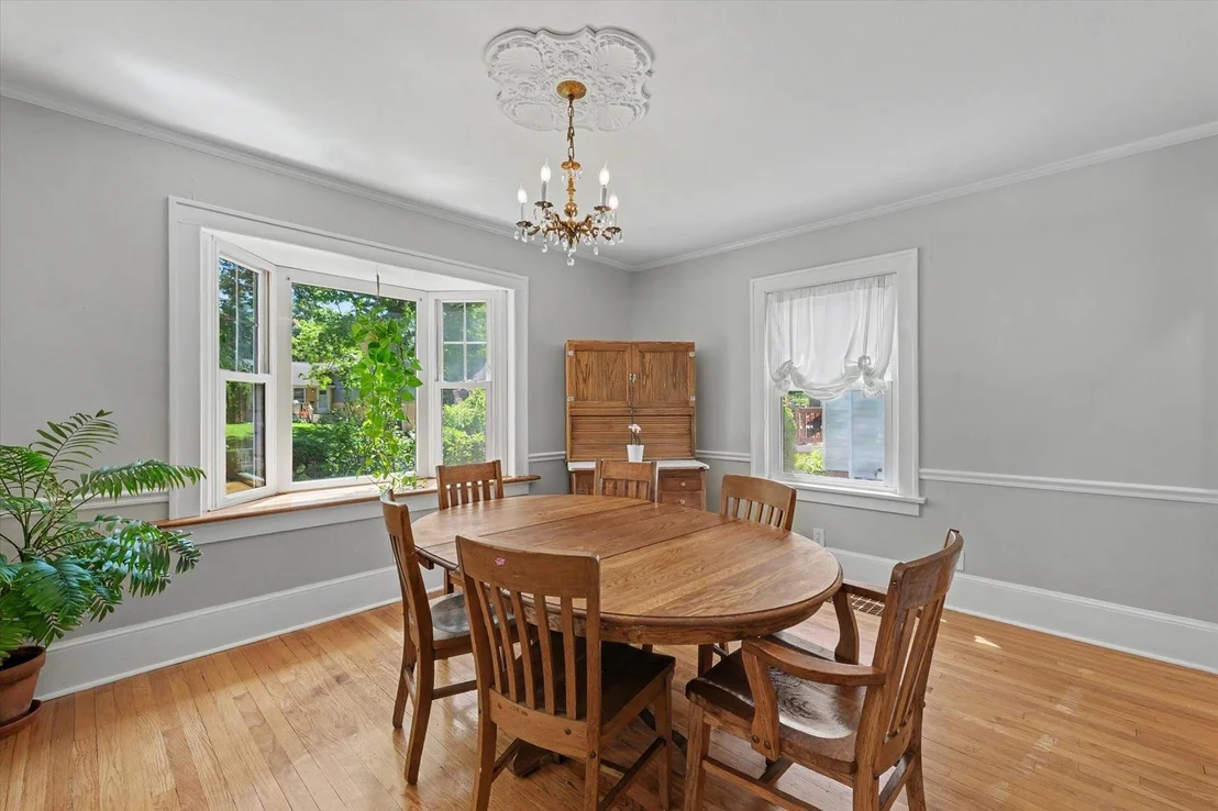 Photo of 1202 W Healey Street