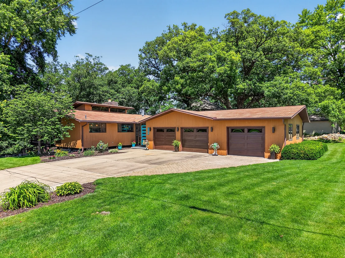 Photo of 2390 Circle Drive