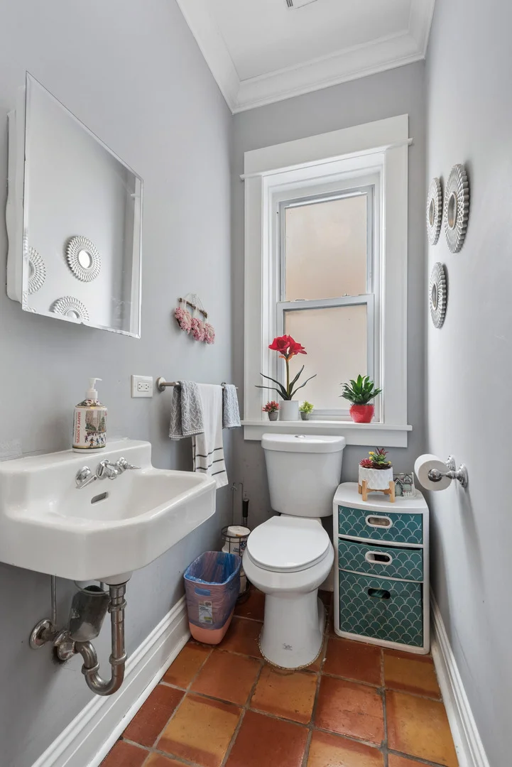 Photo of 1329 W Pratt Boulevard