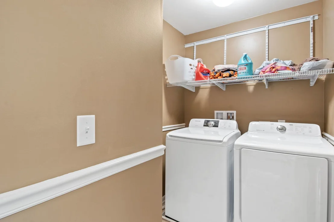 Photo of 1282 Newport Circle