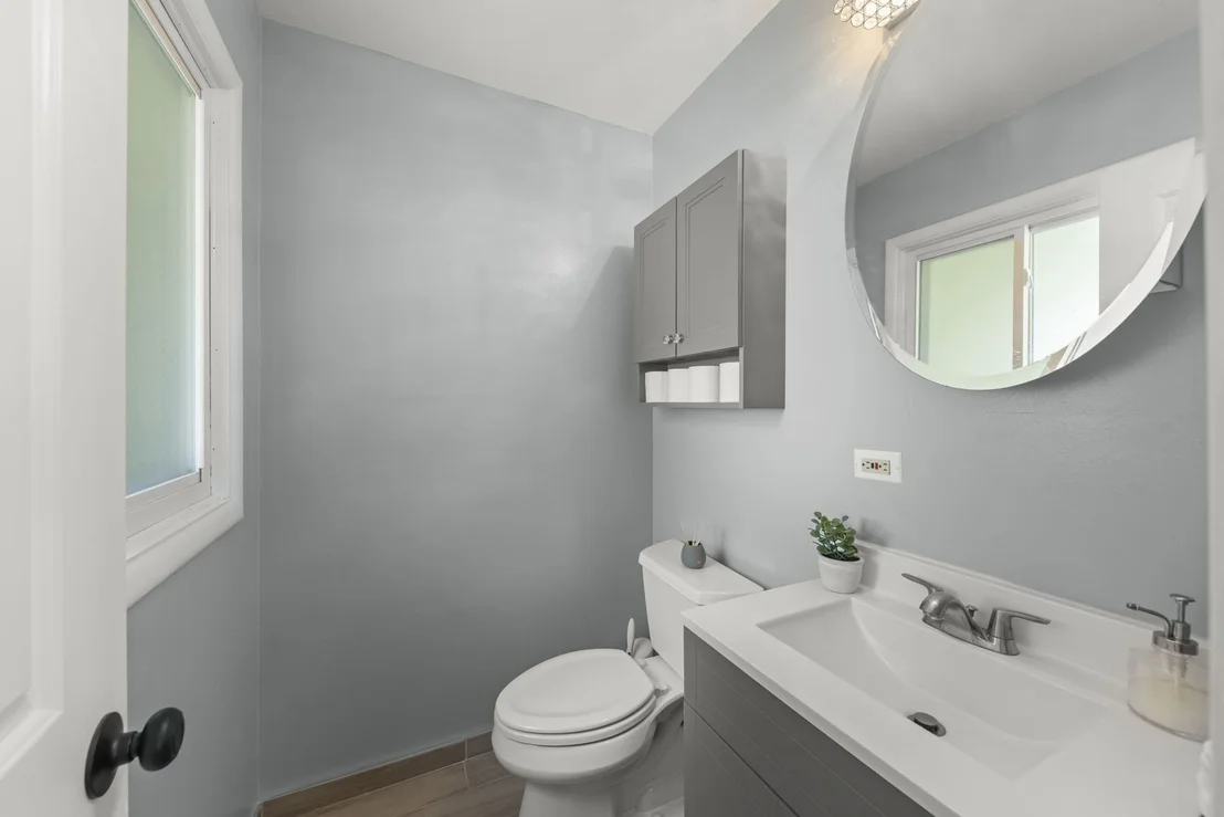Photo of 2S603 Gray Avenue