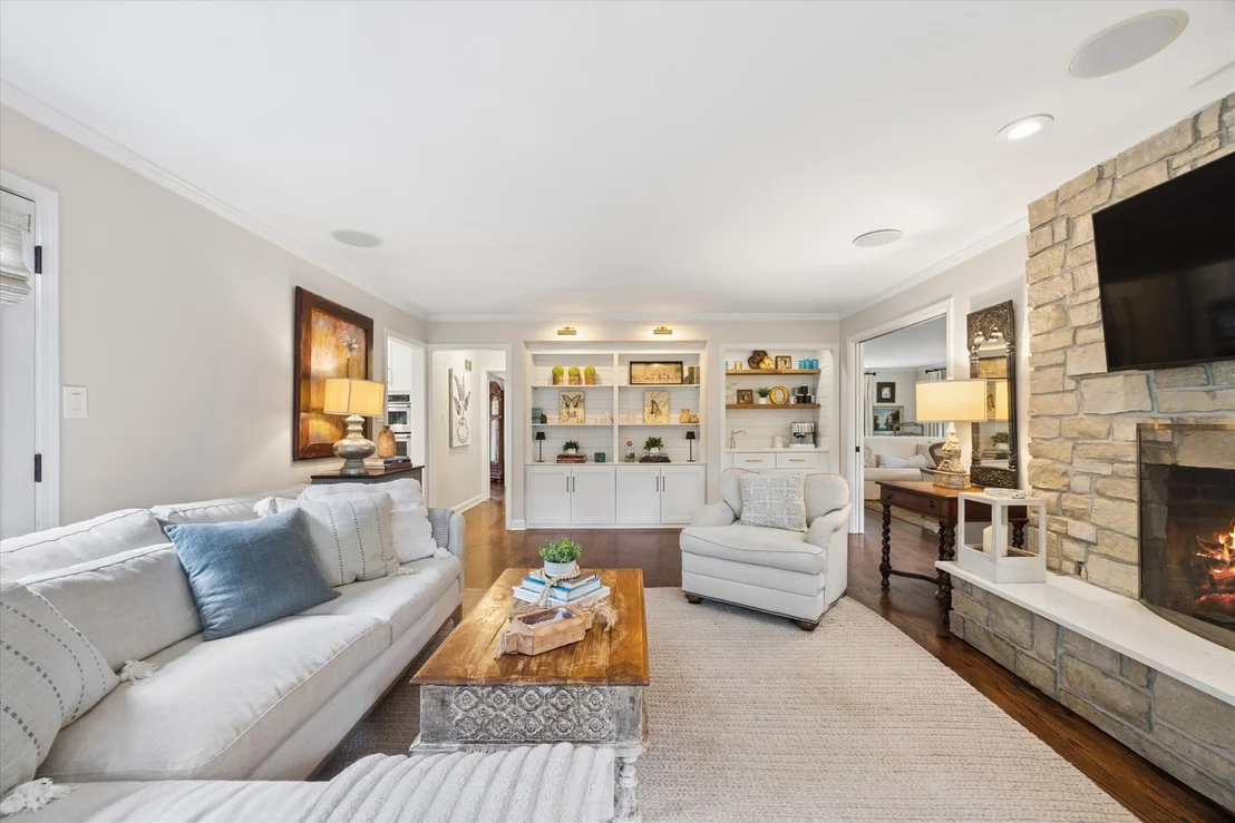 Photo of 6493 Apache Drive