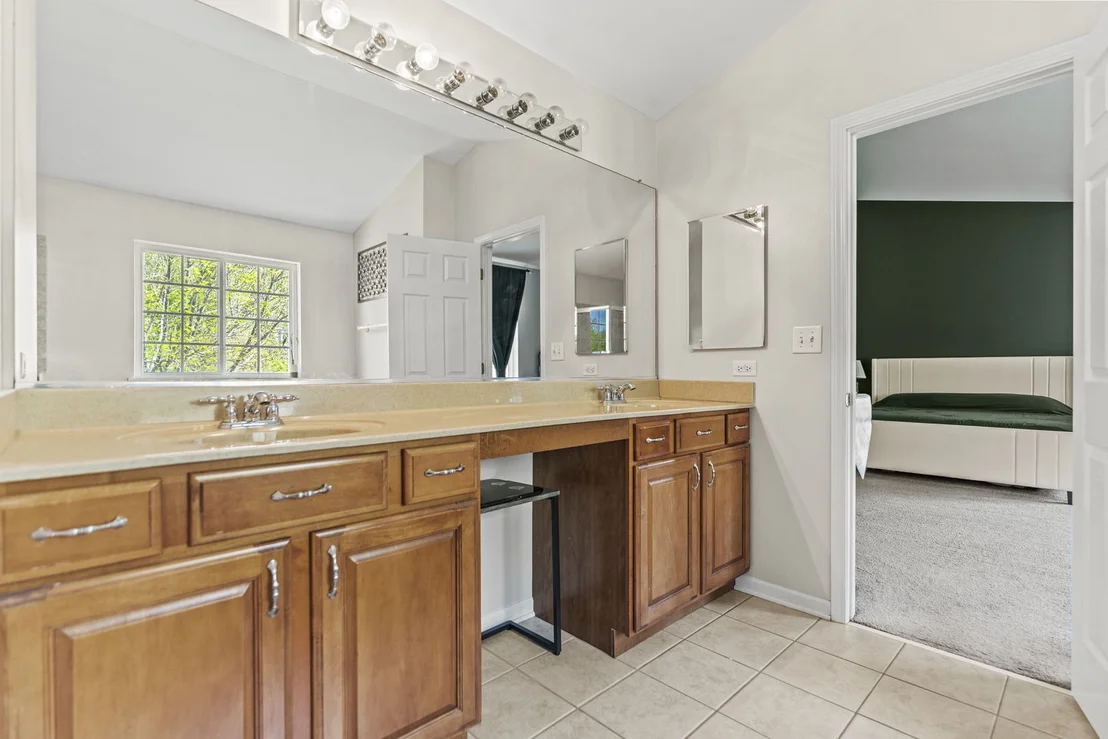 Photo of 325 Hemlock Lane