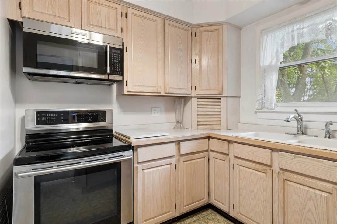 Photo of 135 Aurora Avenue