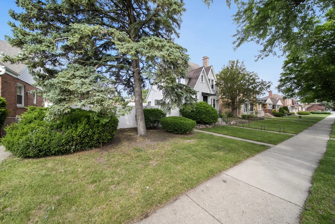 Photo of 2632 Maple Street