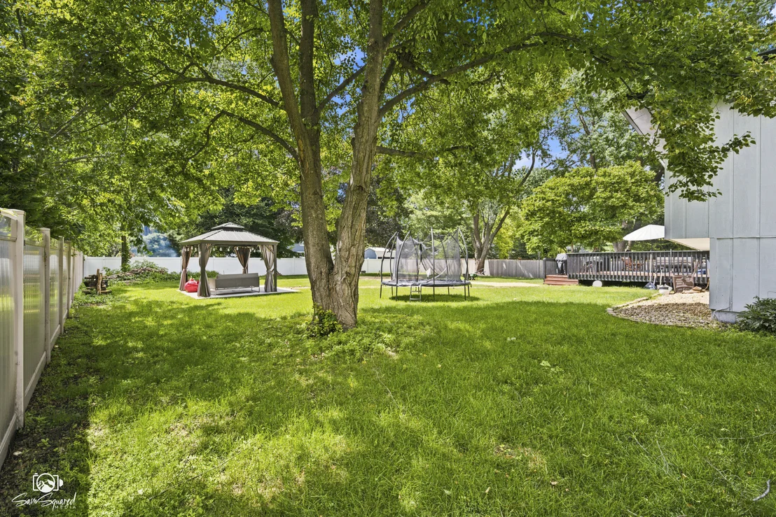 Photo of 11S528 Book Road