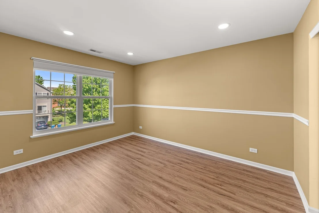 Photo of Unit 976 at 758 Lambert Lane